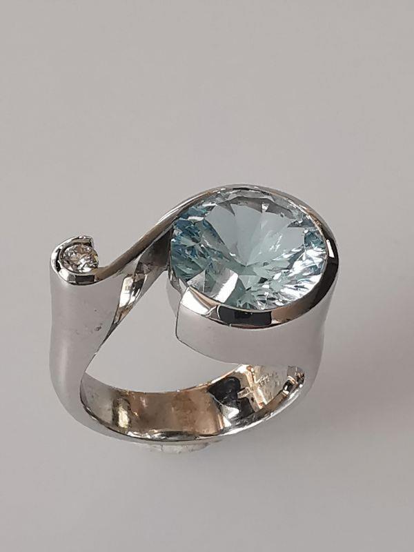 Farbsteinring Weißgold 585