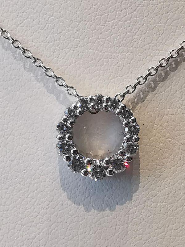 Brillantanhänger mit Kette